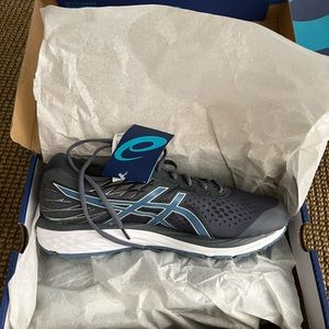 Men’s Asics Cumulus Running shoe